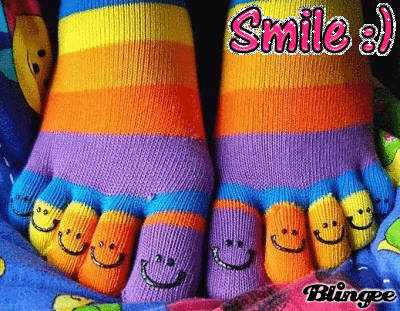 Smiley-Toe-Socks-keep-smiling-8465536-400-311.gif