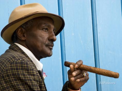 paul-harris-havana-cuban-man-plaza-de-la-catedral-havana-cuba.jpg