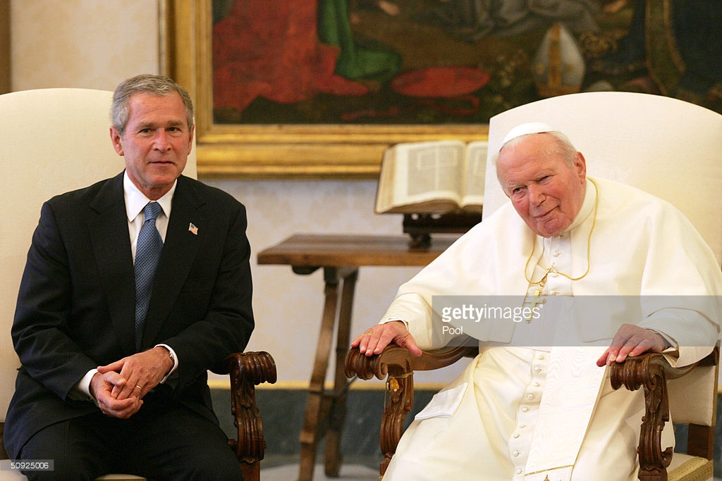 pope-john-paul-ii-and-us-president-george-w-bush-pose-during-their-picture-id50925006