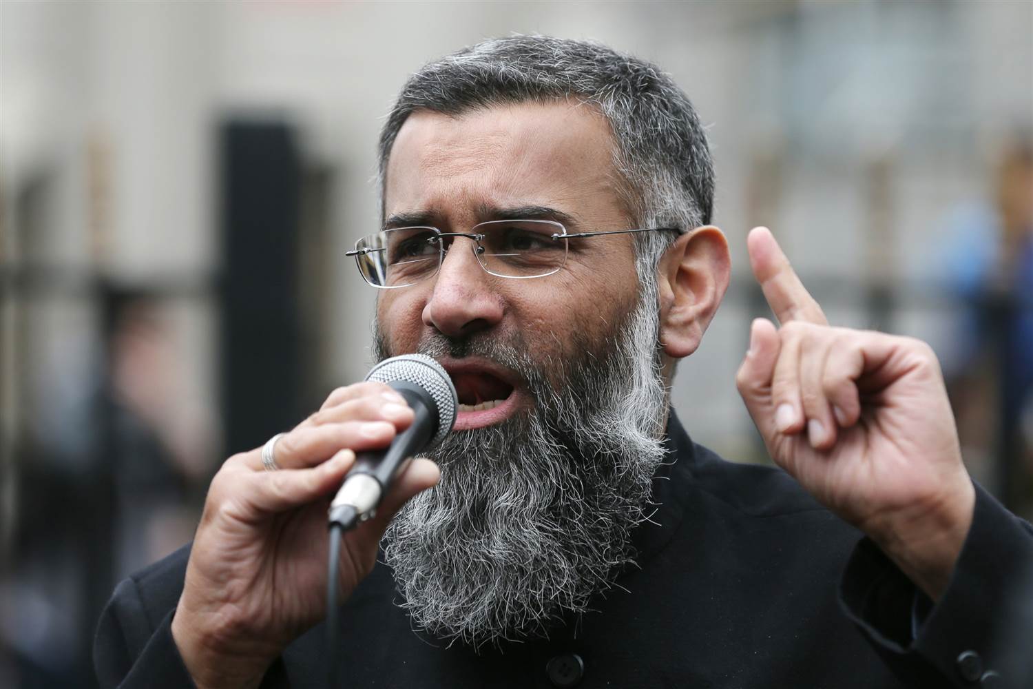 150805-anjem-choudary-britain-806a_aa84a621920d15111e7db2d8783c1483.nbcnews-ux-2880-1000.jpg