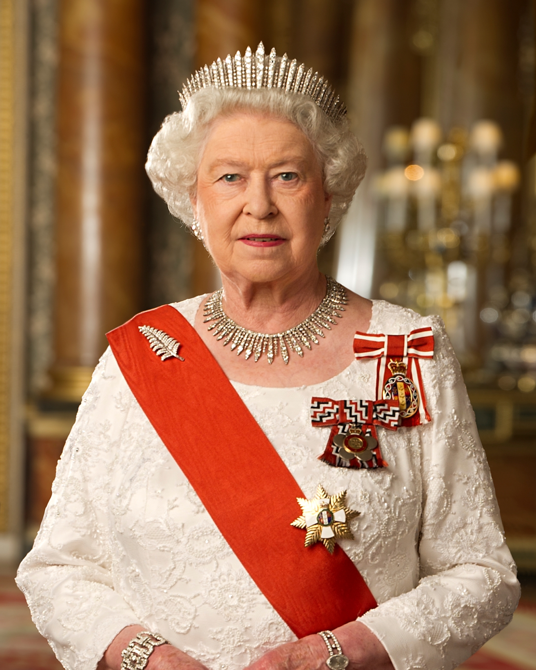 Queen-Elizabeth-2.jpg