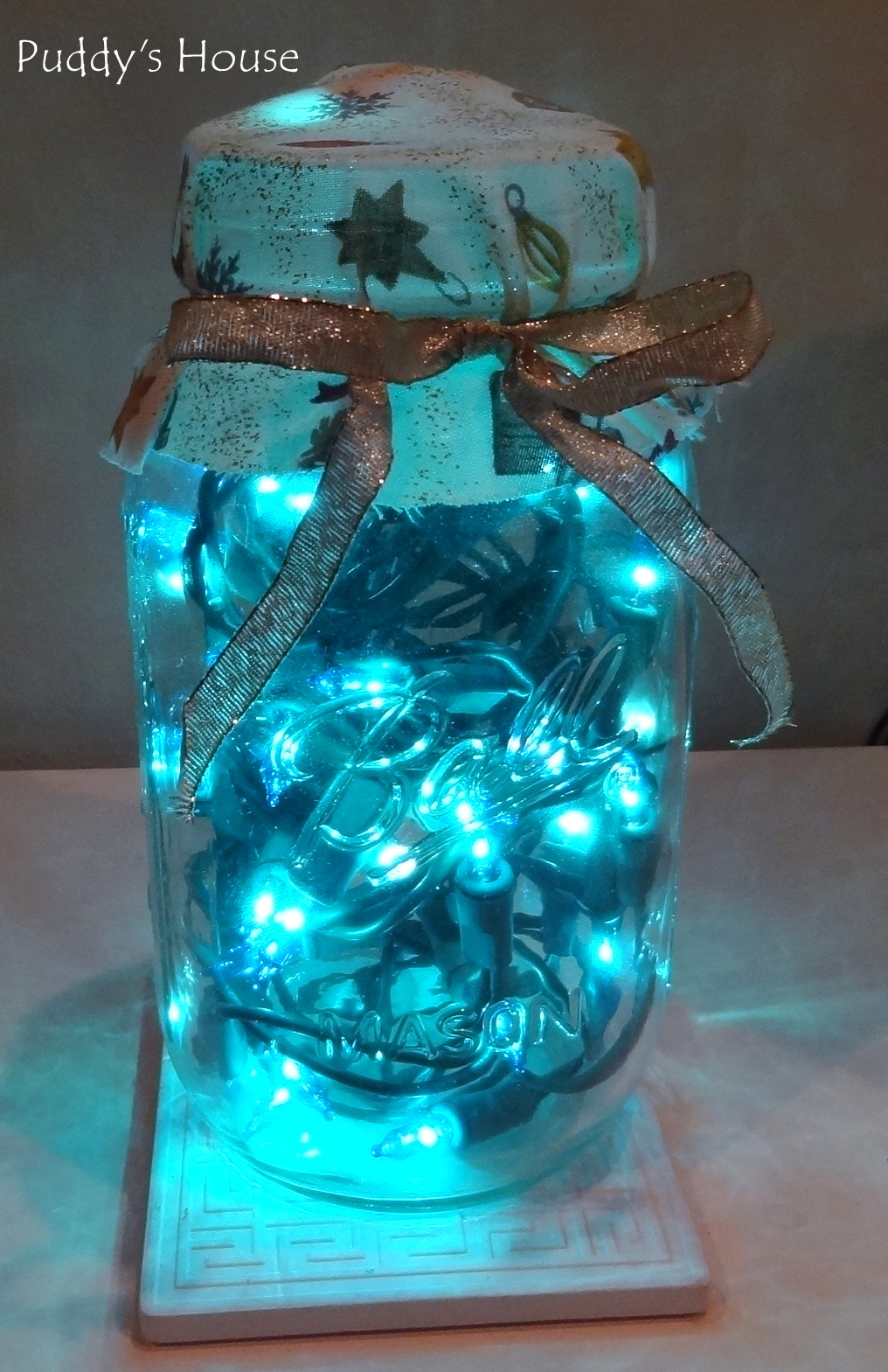 diy-christmas-decorations-blue-lights-in-canning-jar.jpg