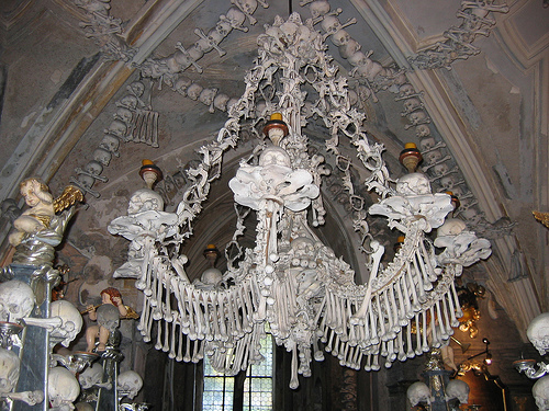 sedlec-ossuary-chandelier.jpg