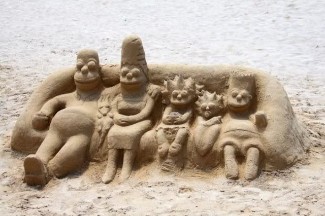 simpsons-sand-sculpture_20090917_1230261537.jpg