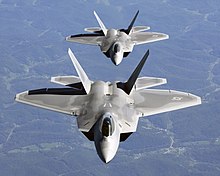 220px-Two_F-22A_Raptor_in_column_flight_-_(Noise_reduced).jpg