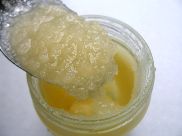 spoon-of-crystallized-honey.jpg