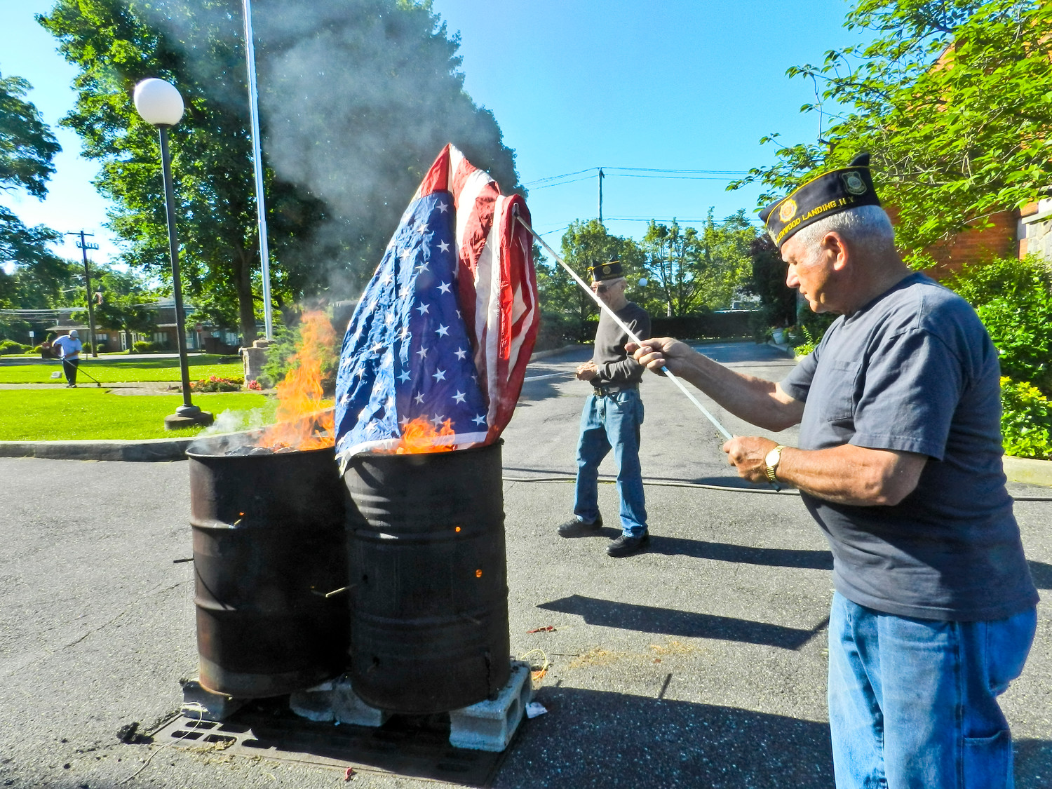 20180621-103420-50356%20C%20SC%20Flag%20Burning%20AS%206_21_1.JPG