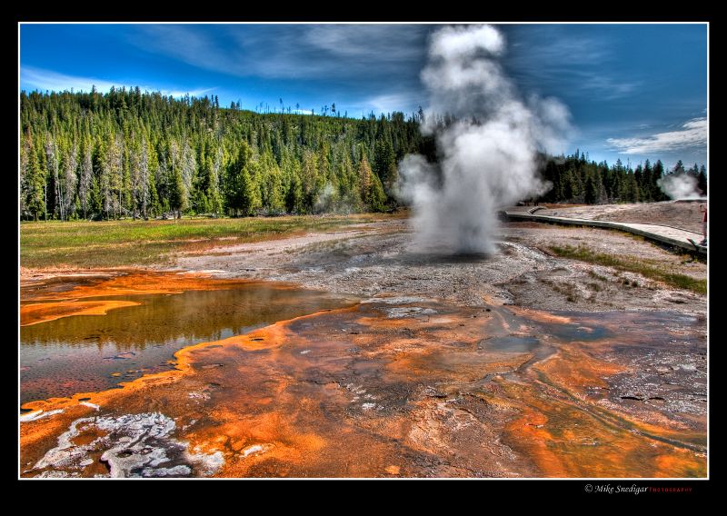 yellowstone_geyser_800w.jpg