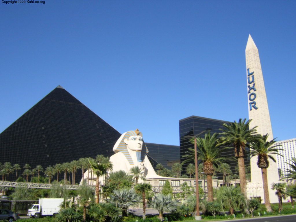 luxor2.jpg