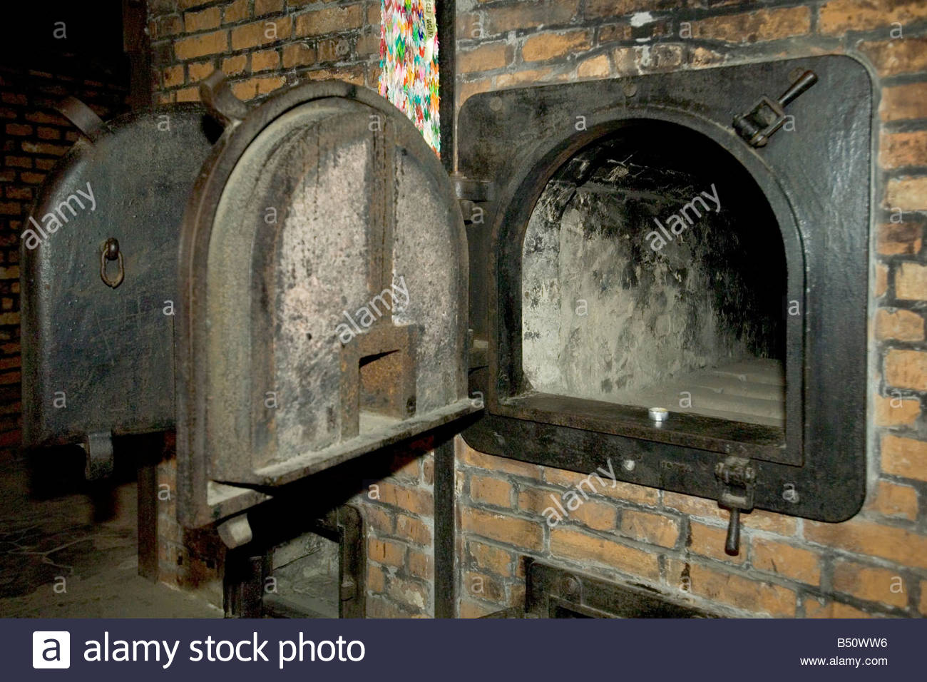 a-sobering-reminder-the-cremetorium-at-auschwitz-1-concentration-camp-B50WW6.jpg