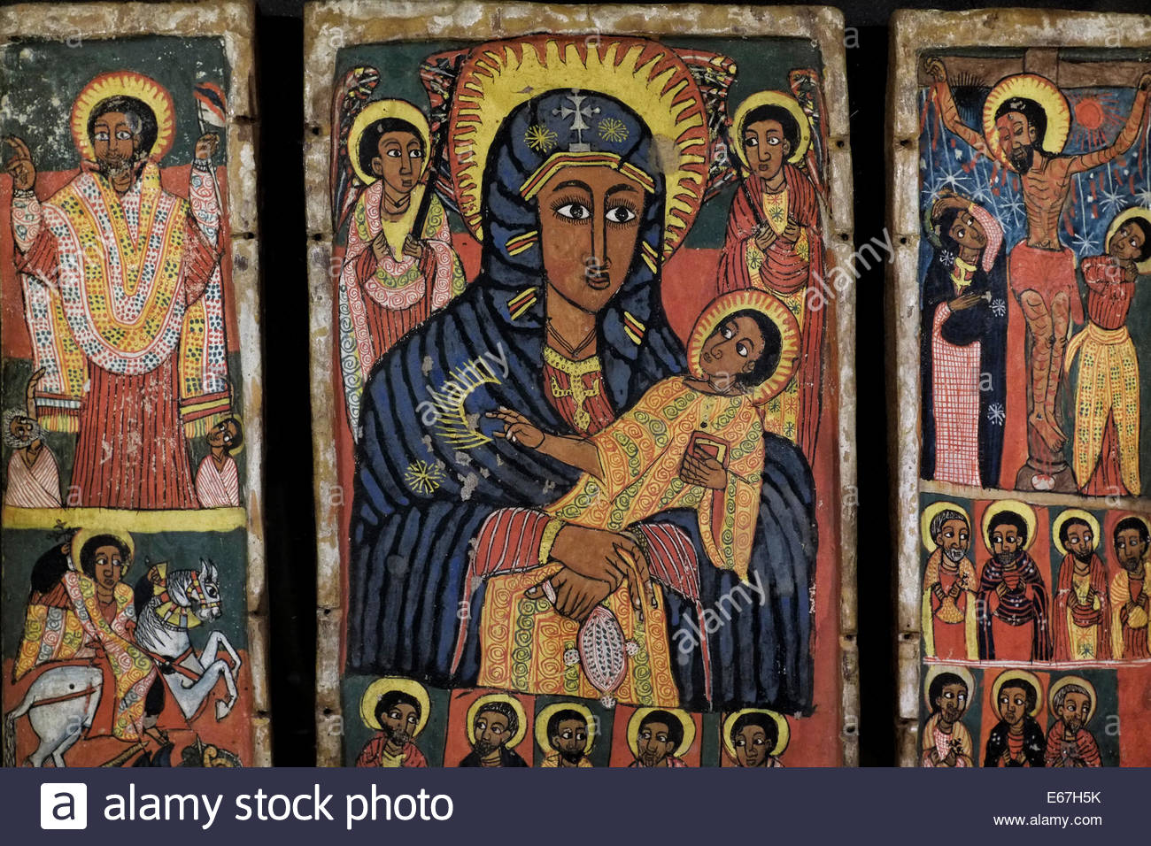icon-depicting-virgin-and-baby-jesus-tempera-on-wood-ethiopia-17th-E67H5K.jpg