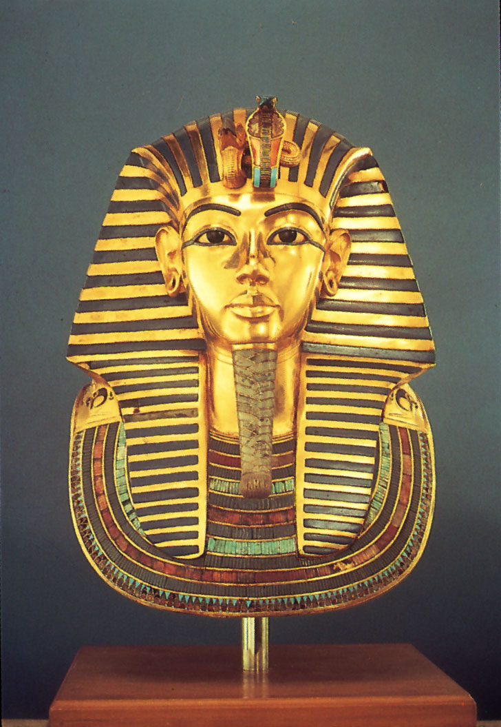 Tutankhamen-mask-tomb-king-Egyptian-Museum-Cairo.jpg