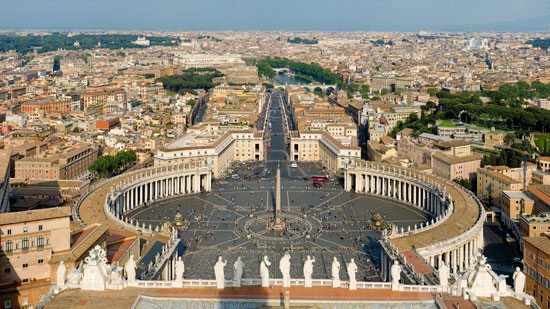 Vatican-entrance-from-St.-Peters.jpg