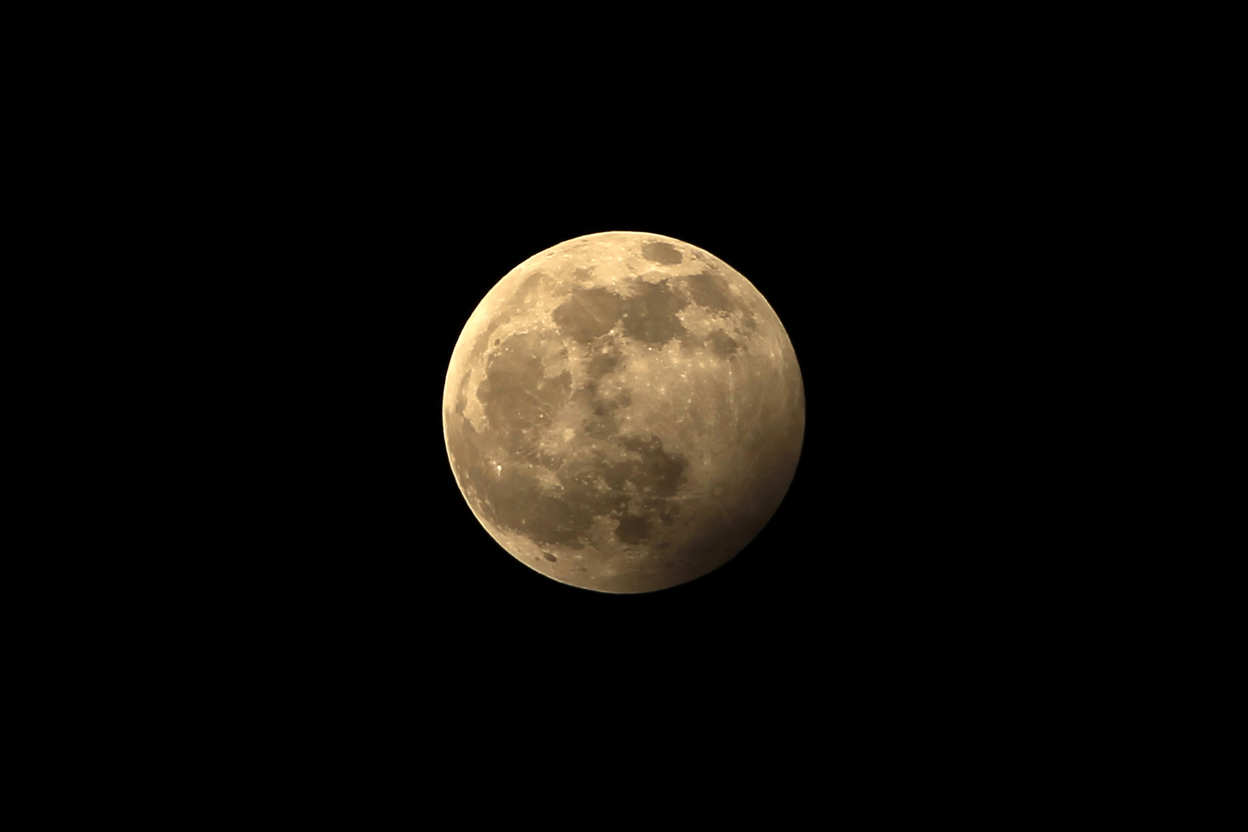 penumbral-lunar-eclipse.jpg