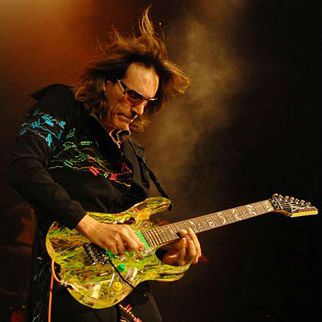 steve-vai_05-11-16_24_5732fb6028999.jpg