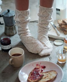 a818b798324d73f42b39791119e839da--warm-socks-comfy-socks.jpg