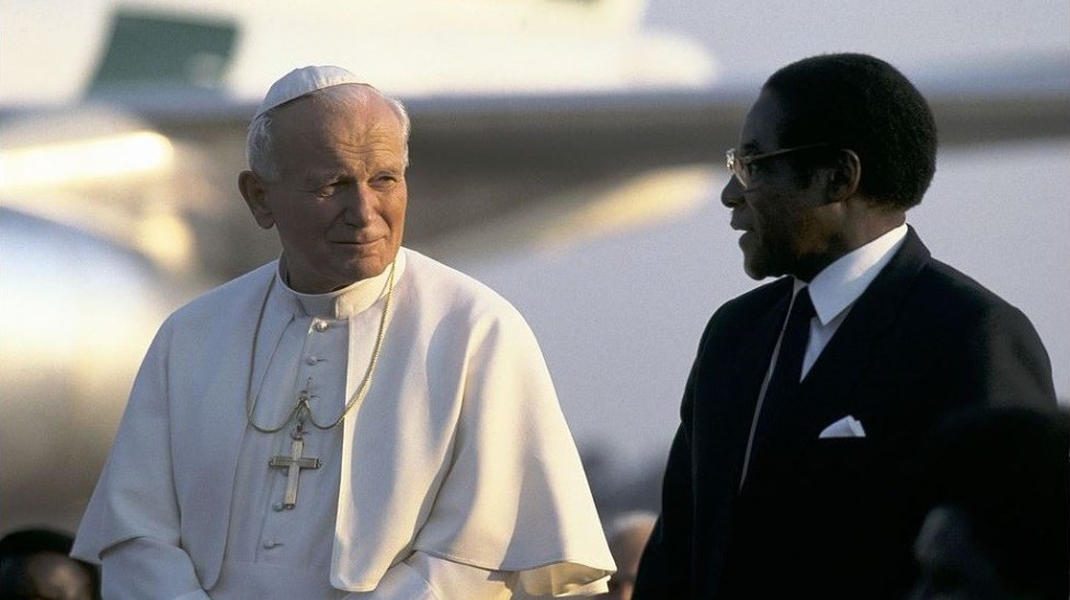 Pope-and-Mugabe.jpg