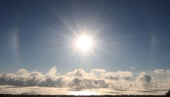 Ice-crystal-halo-Lake-Superior-Dec6-2013_S.jpg