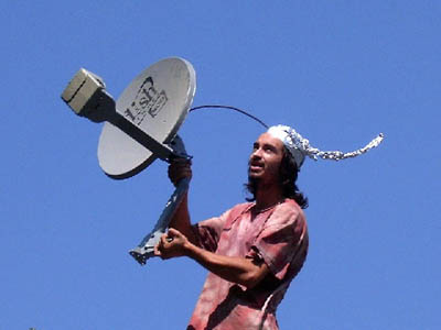 tinfoil_hat_antenna.jpg