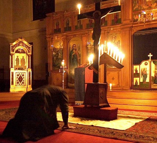 bowing-before-the-cross-orthodox.jpg
