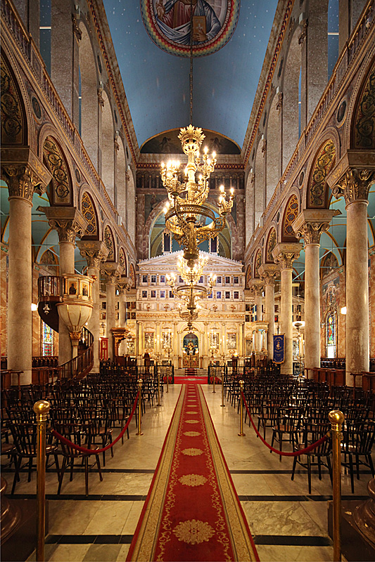 Im_Inneren_der_griechisch-orthodoxen_Kathedrale_Evangelismos%2C_Alexandria%2C_%C3%84gypten.jpg