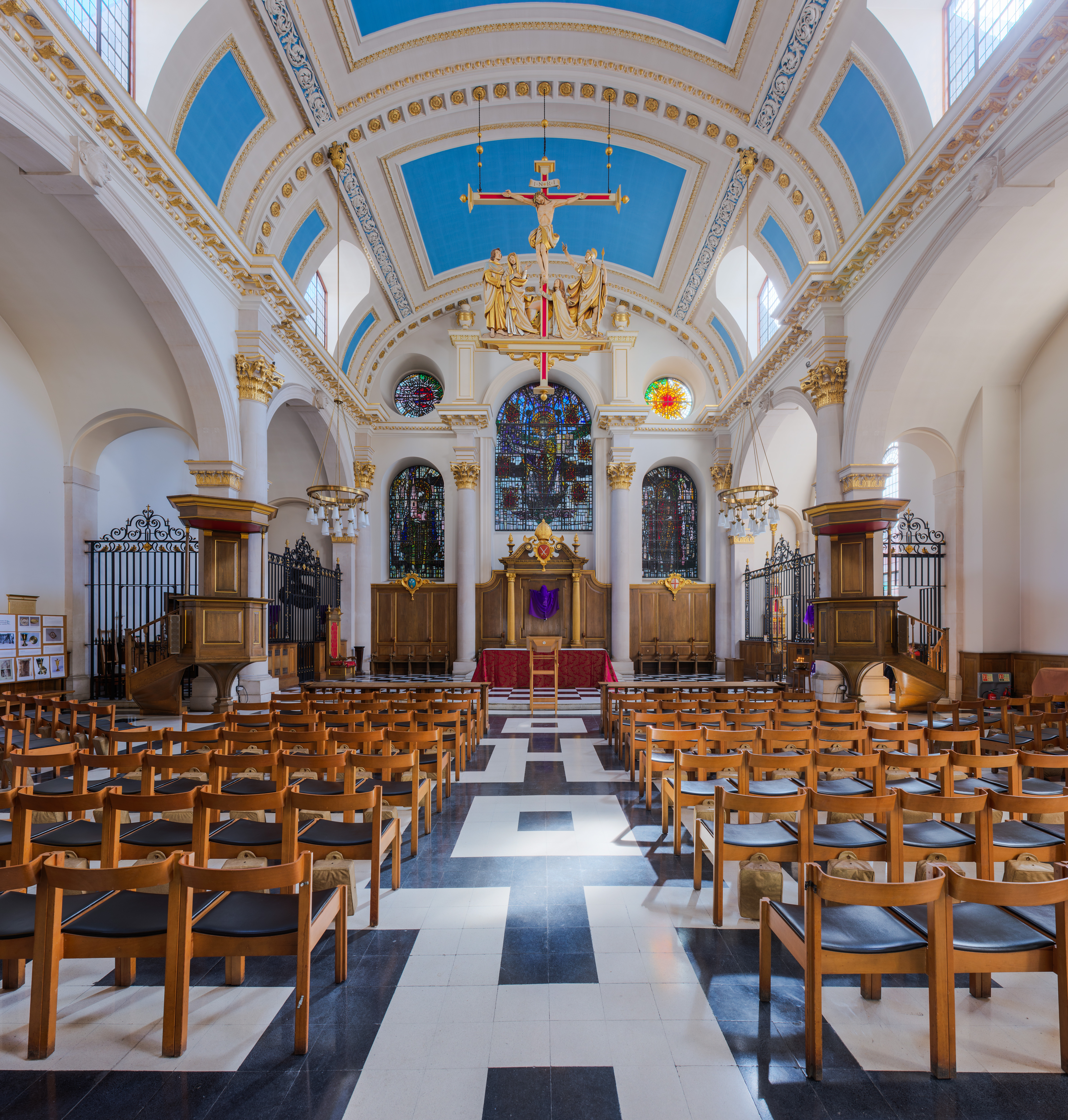 St_Mary-le-Bow_Church_Interior_1%2C_London%2C_UK_-_Diliff.jpg