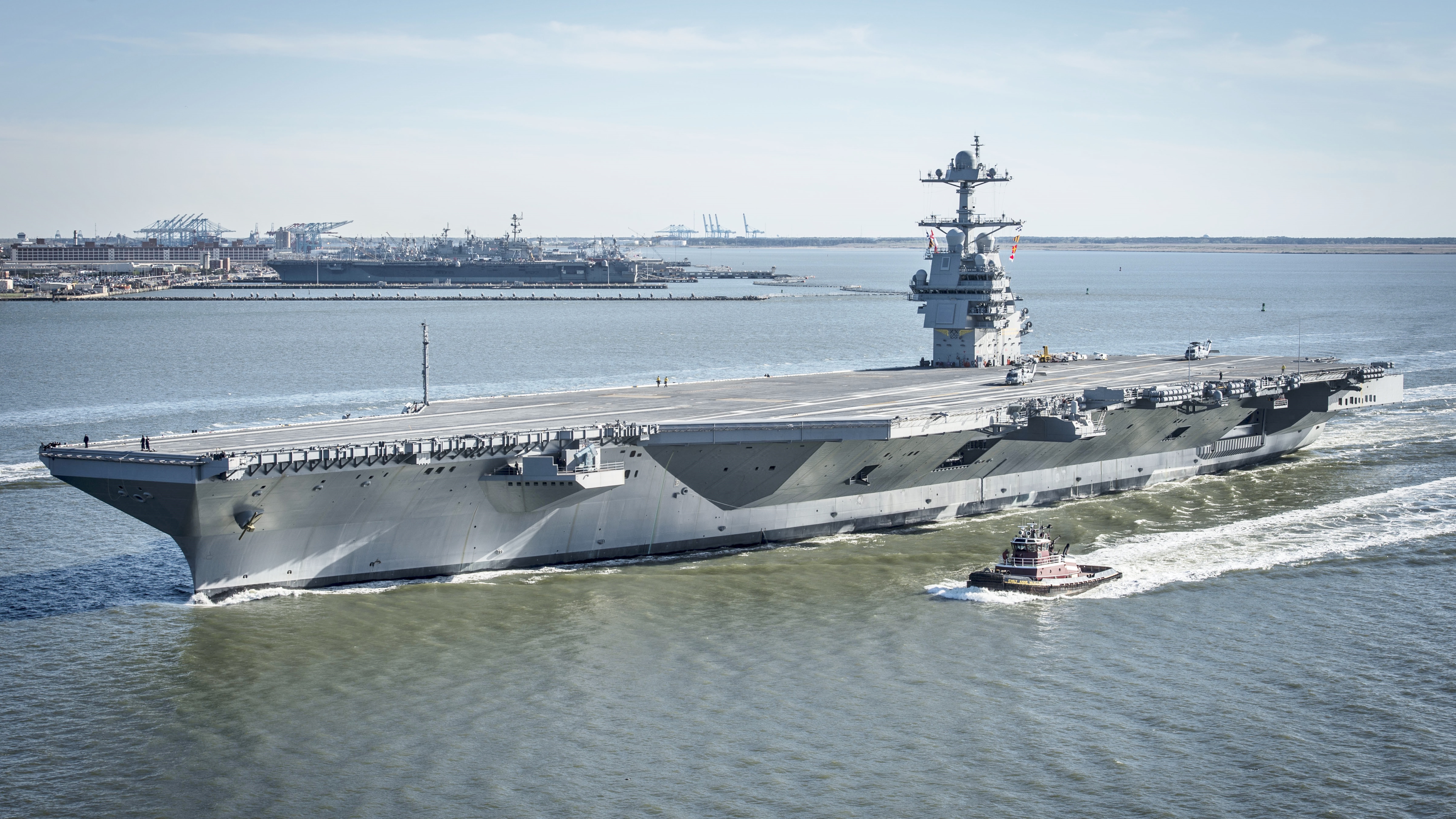 USS_Gerald_R._Ford_%28CVN-78%29_underway_on_8_April_2017.JPG