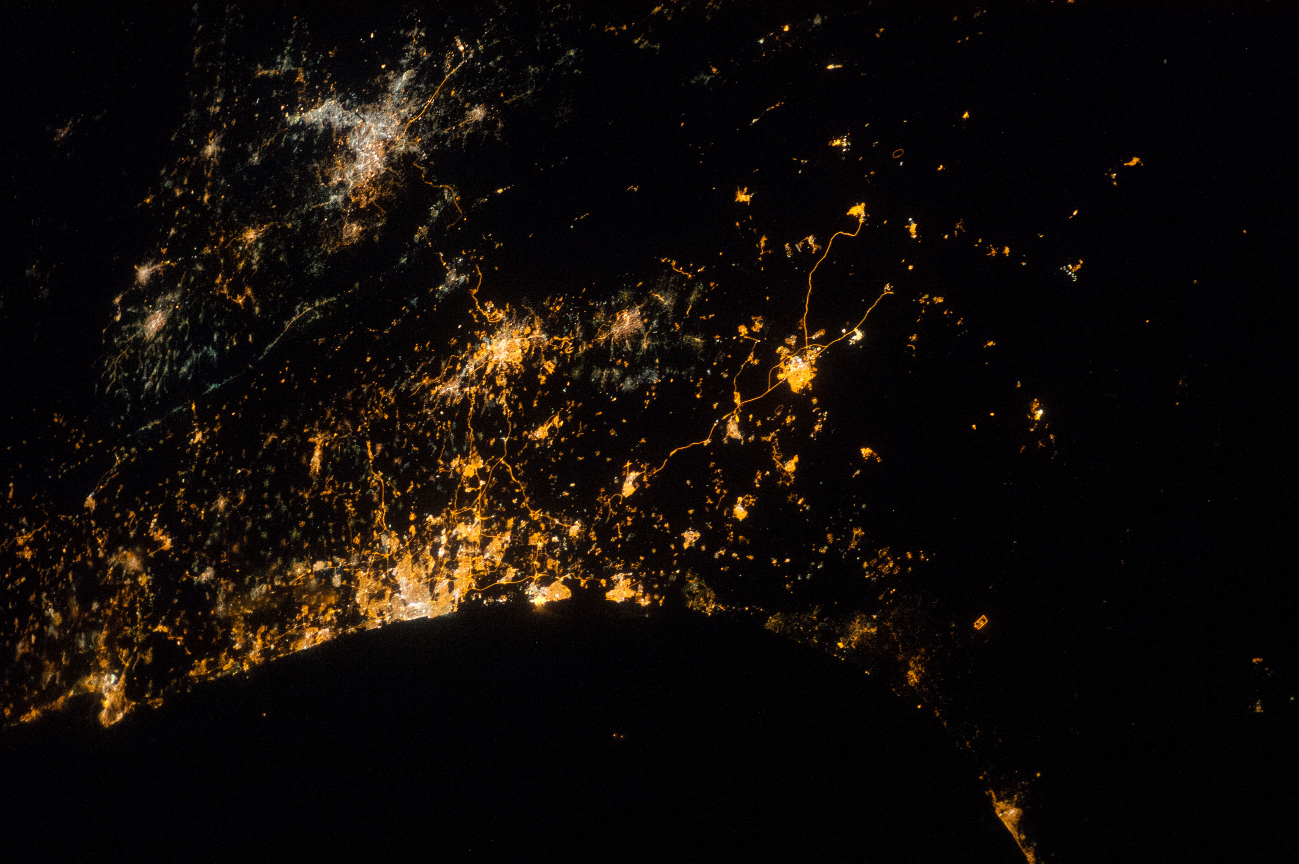 ISS-40_Israel_and_Gaza_at_night_%282%29.jpg