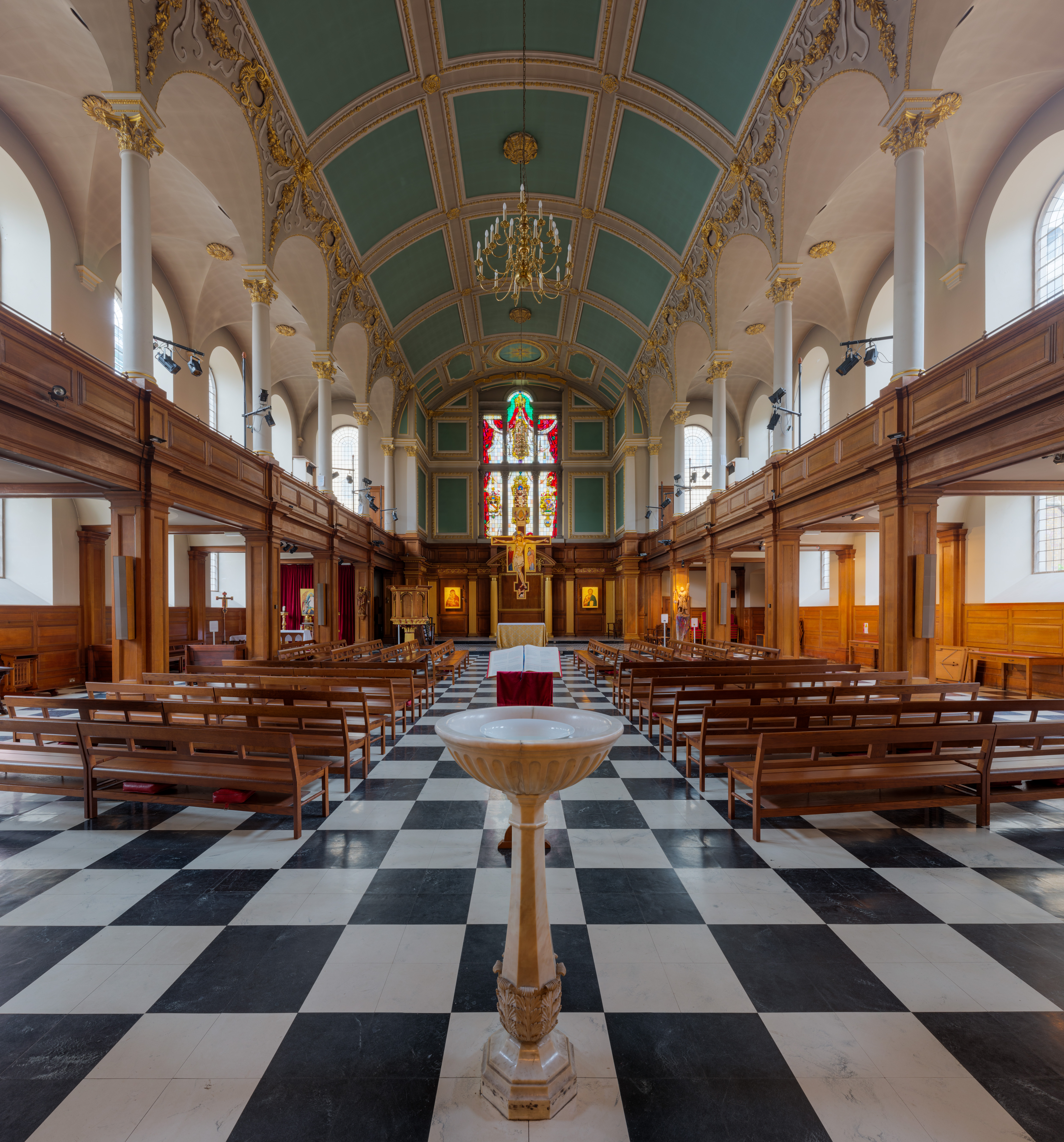 St_Andrew%2C_Holborn%2C_London%2C_UK_1_-_Diliff.jpg