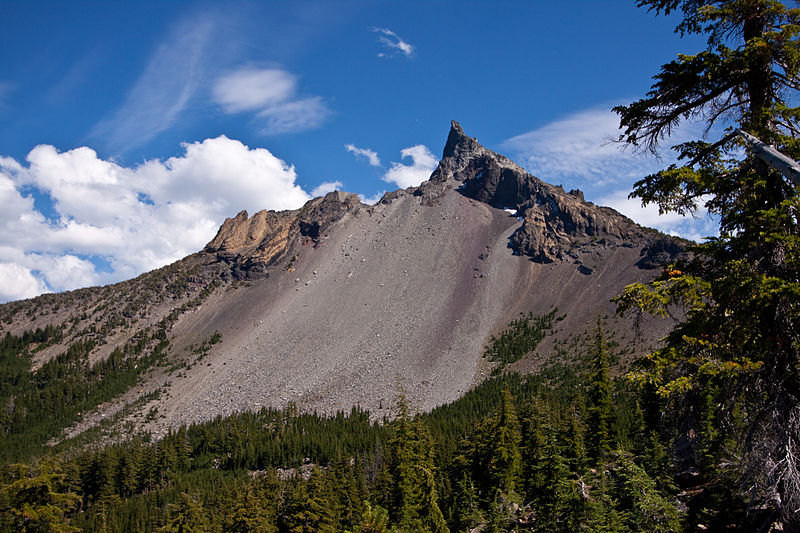 800px-Mt._Thielsen.jpg