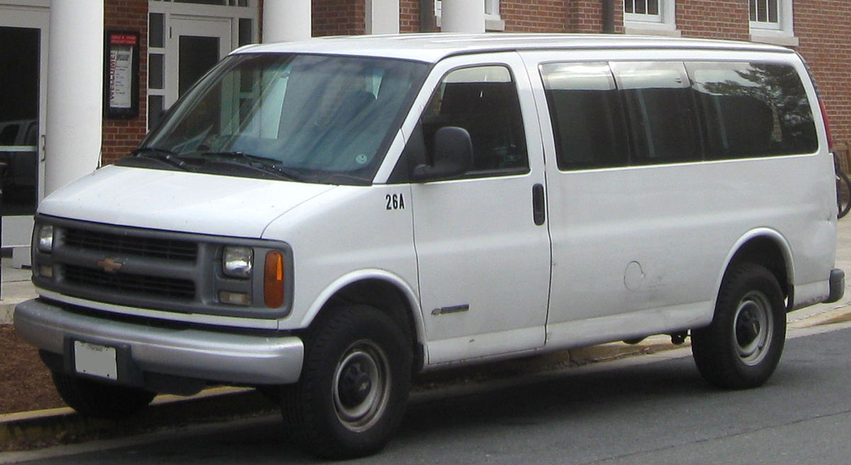 1200px-96-02_Chevrolet_Express_2500.jpg