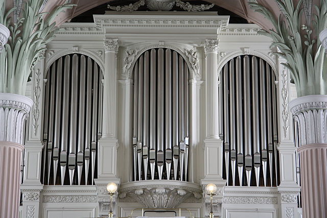 640px-Leipzig_Nikolaikirche_organ.jpg