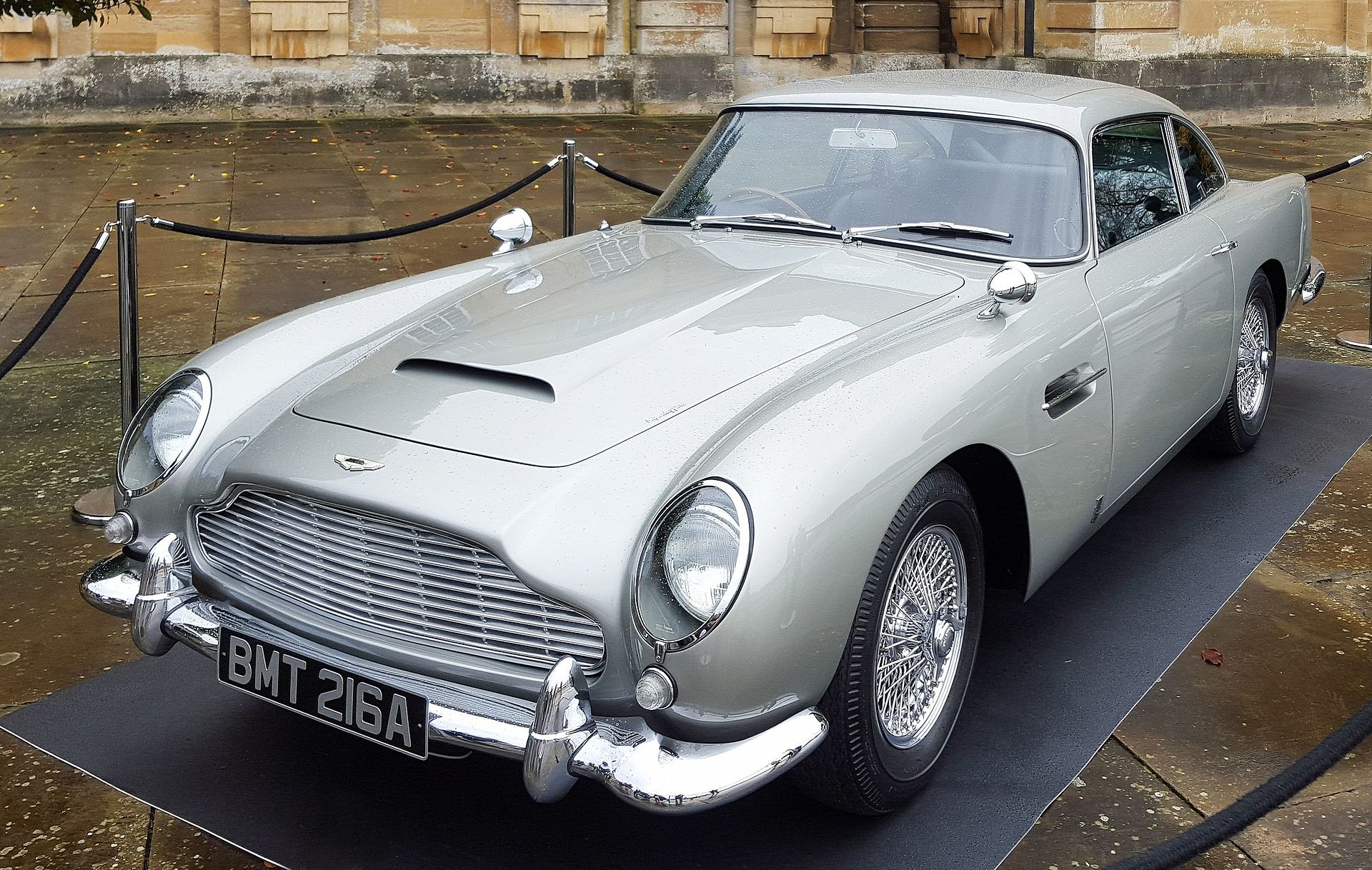 1920px-Aston_Martin_DB5_%28Skyfall%29.jpg