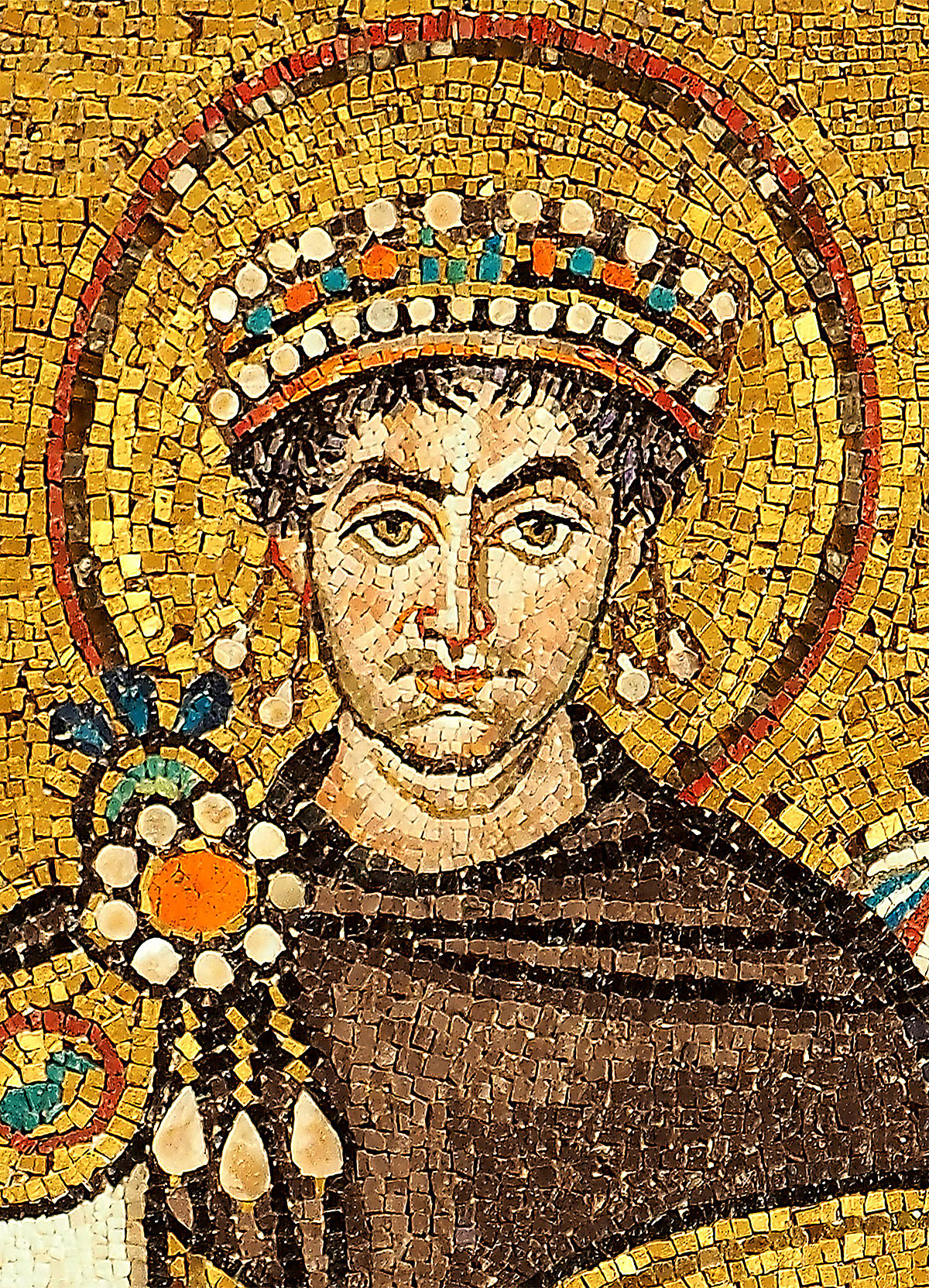 1200px-Mosaic_of_Justinianus_I_-_Basilica_San_Vitale_%28Ravenna%29.jpg