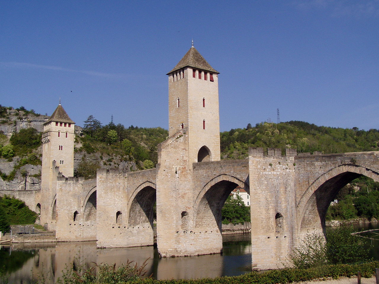 1280px-Cahors_pont_Valentre_vgen.jpg