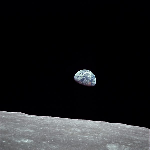 599px-NASA_Earthrise_AS08-14-2383_Apollo_8_1968-12-24.jpg