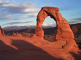 284px-Delicate_arch_sunset.jpg