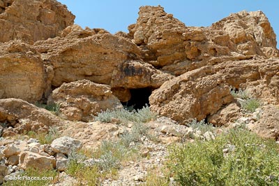 Qumran-Cave-11-tb051106021-bibleplaces.jpg