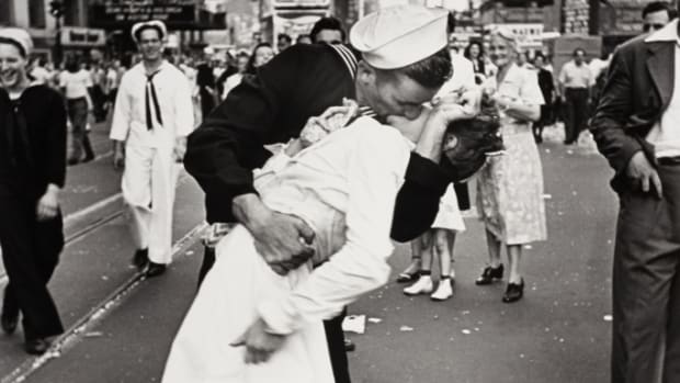 woman-thought-to-be-in-iconic-v-j-day-kiss-photo-diess-featured-photo.jpg