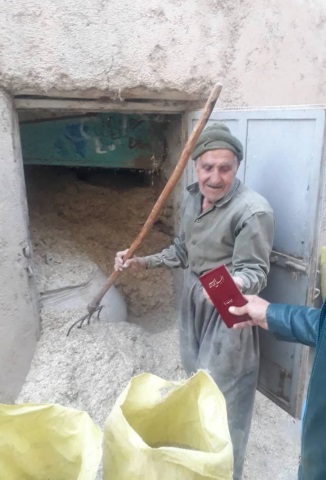 Delivering Bibles in Iran, one at a time