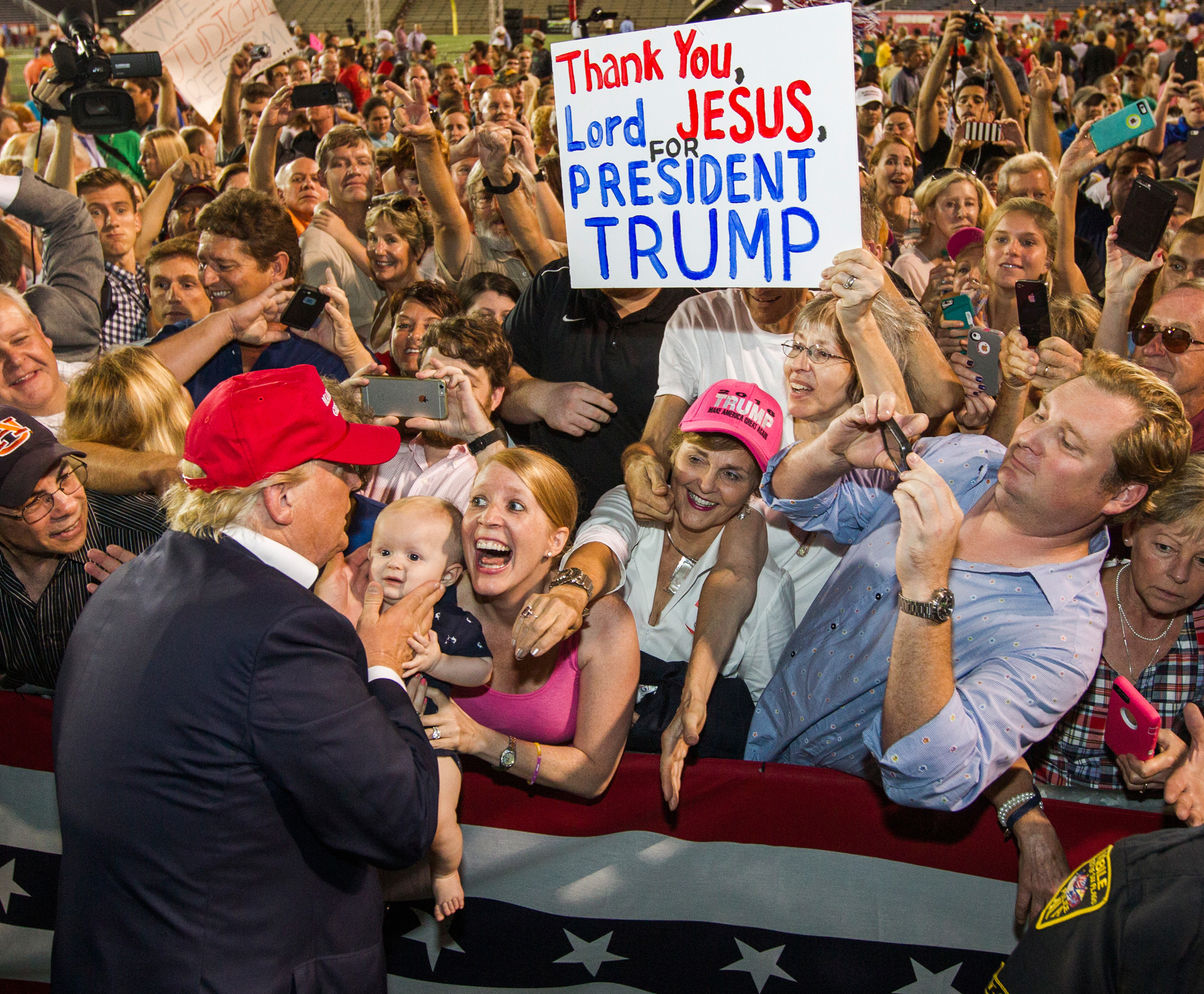 trump-evangelicals-rally.jpg